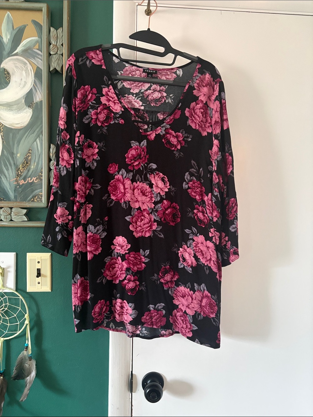 Crisscross V-Neck Floral Tunic Top in Black and Pink